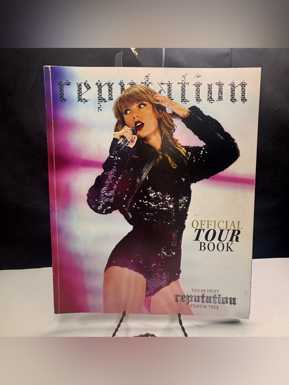 2018 Taylor Swift Reputation Stadium Official Tour Book